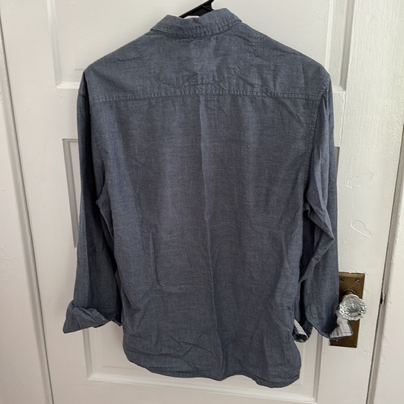 Artistry in Motion chambray shirt - Picture 4 of 5